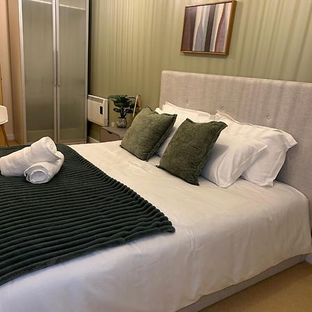 Central Birmingham City Apartment -Smart Tv - Free Parking Onsite ภายนอก รูปภาพ