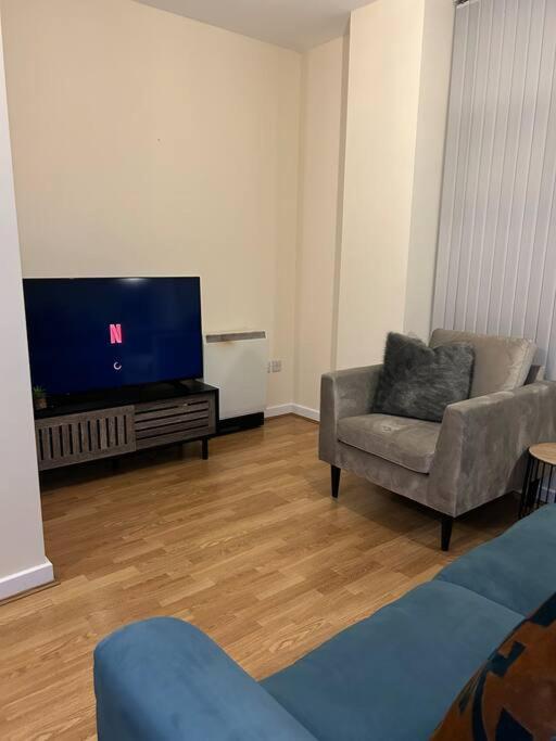 Central Birmingham City Apartment -Smart Tv - Free Parking Onsite ภายนอก รูปภาพ