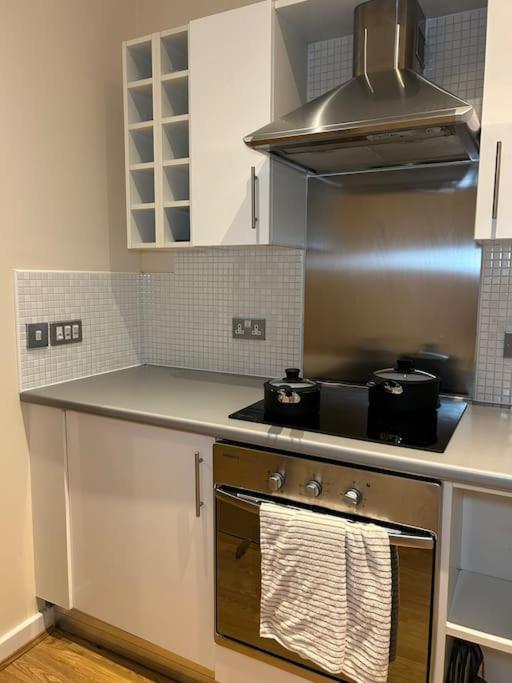 Central Birmingham City Apartment -Smart Tv - Free Parking Onsite ภายนอก รูปภาพ