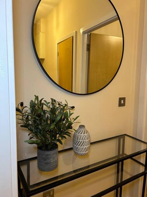 Central Birmingham City Apartment -Smart Tv - Free Parking Onsite ภายนอก รูปภาพ